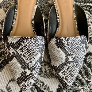 ☀️ Snake Slip-on Mules